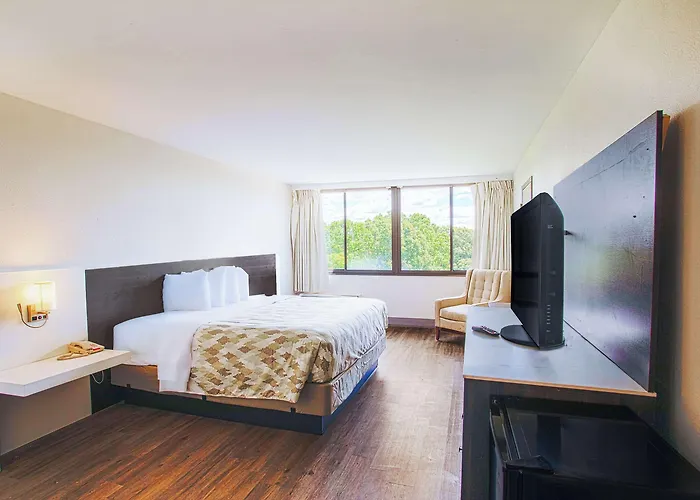 Americas Value Hotel